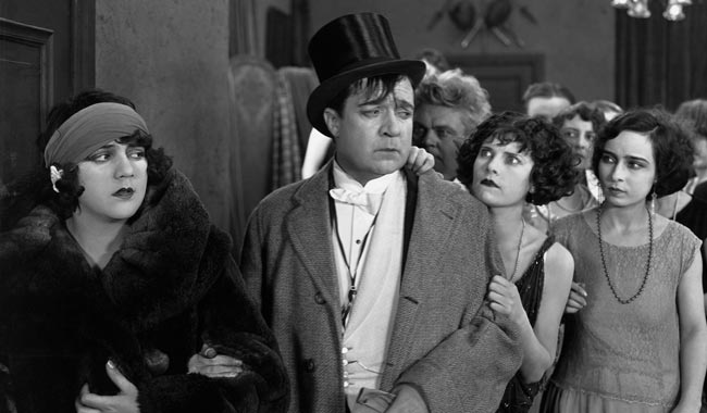 mujer en paris chaplin